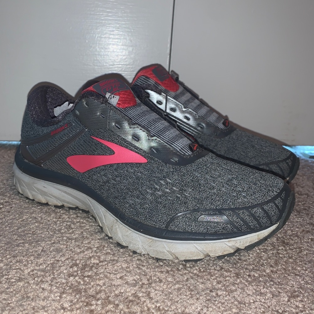 Brooks Adrenaline GTS 18 Women’s 6.5 Pink Grey